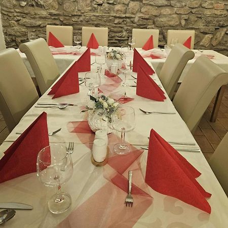 Hotel U Mesta Prahy Наход Экстерьер фото