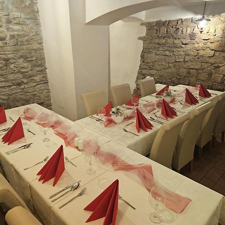 Hotel U Mesta Prahy Наход Экстерьер фото