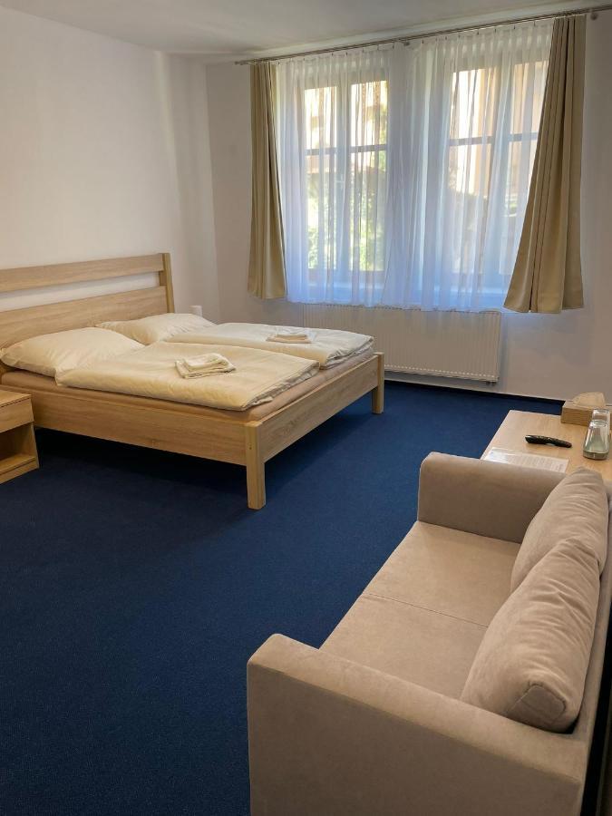 Hotel U Mesta Prahy Наход Экстерьер фото