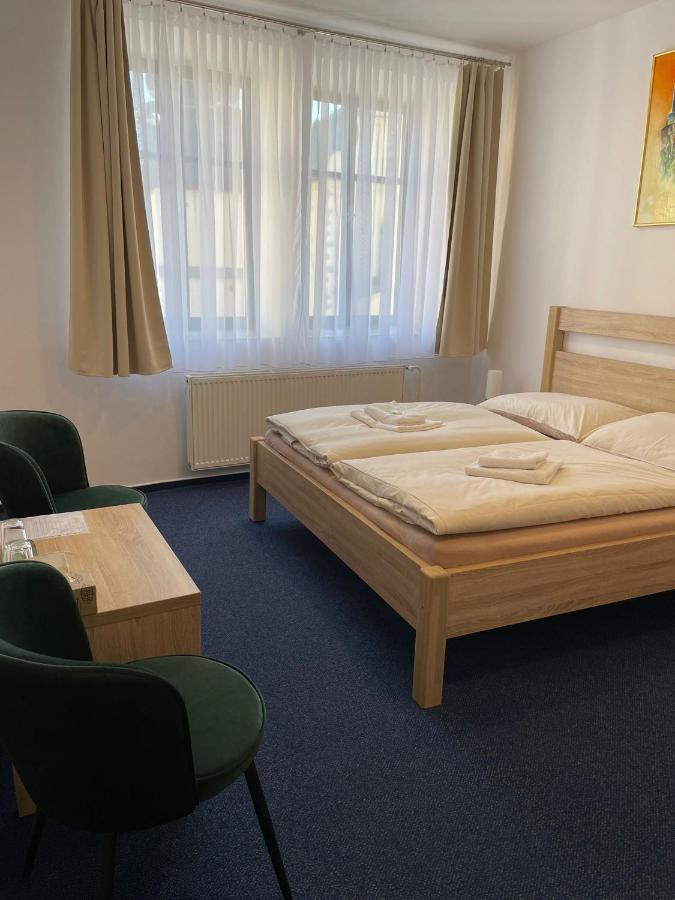Hotel U Mesta Prahy Наход Экстерьер фото