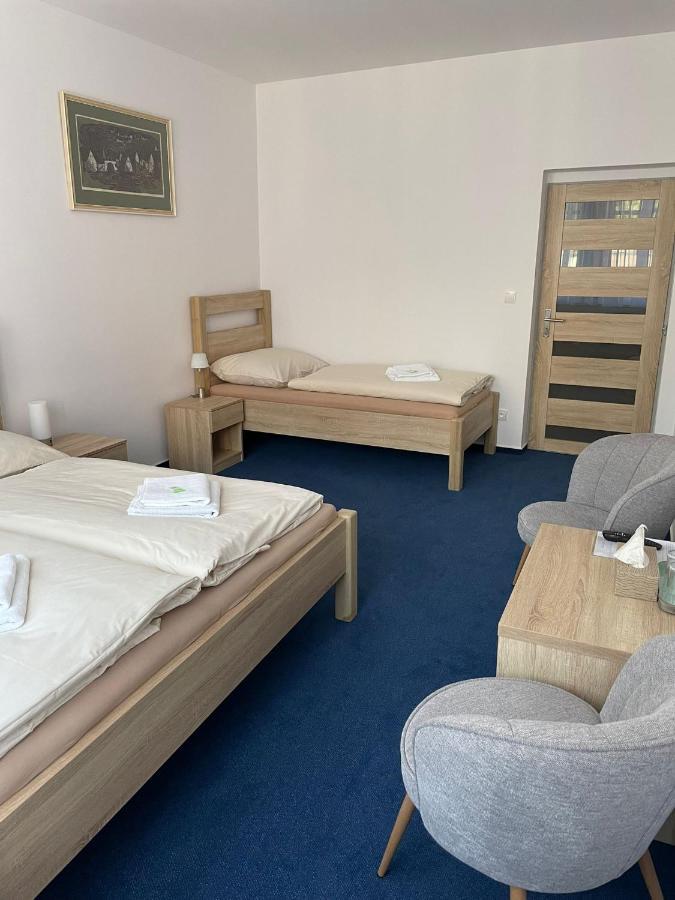 Hotel U Mesta Prahy Наход Экстерьер фото