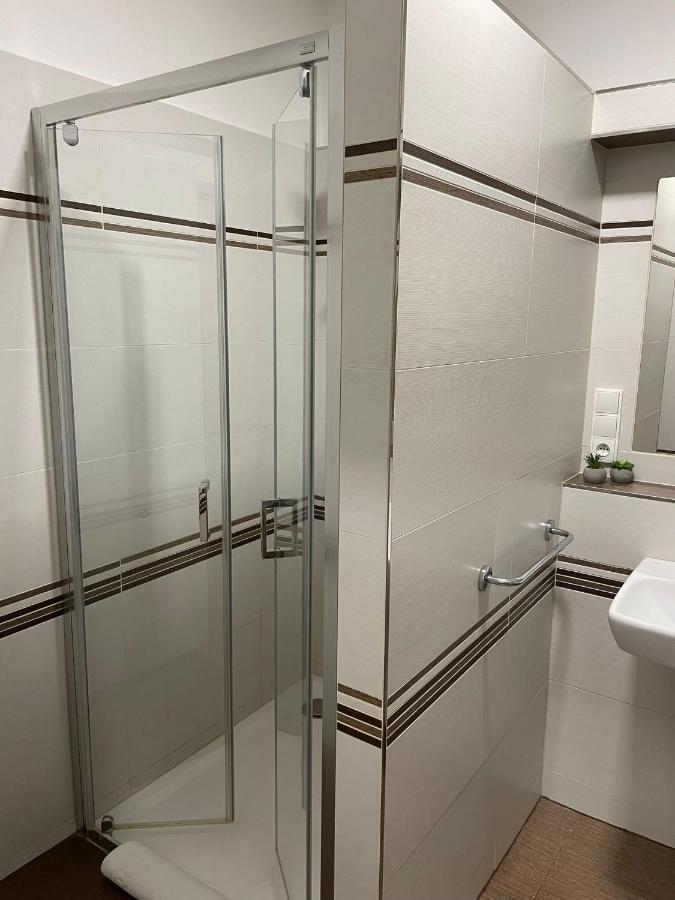 Hotel U Mesta Prahy Наход Экстерьер фото