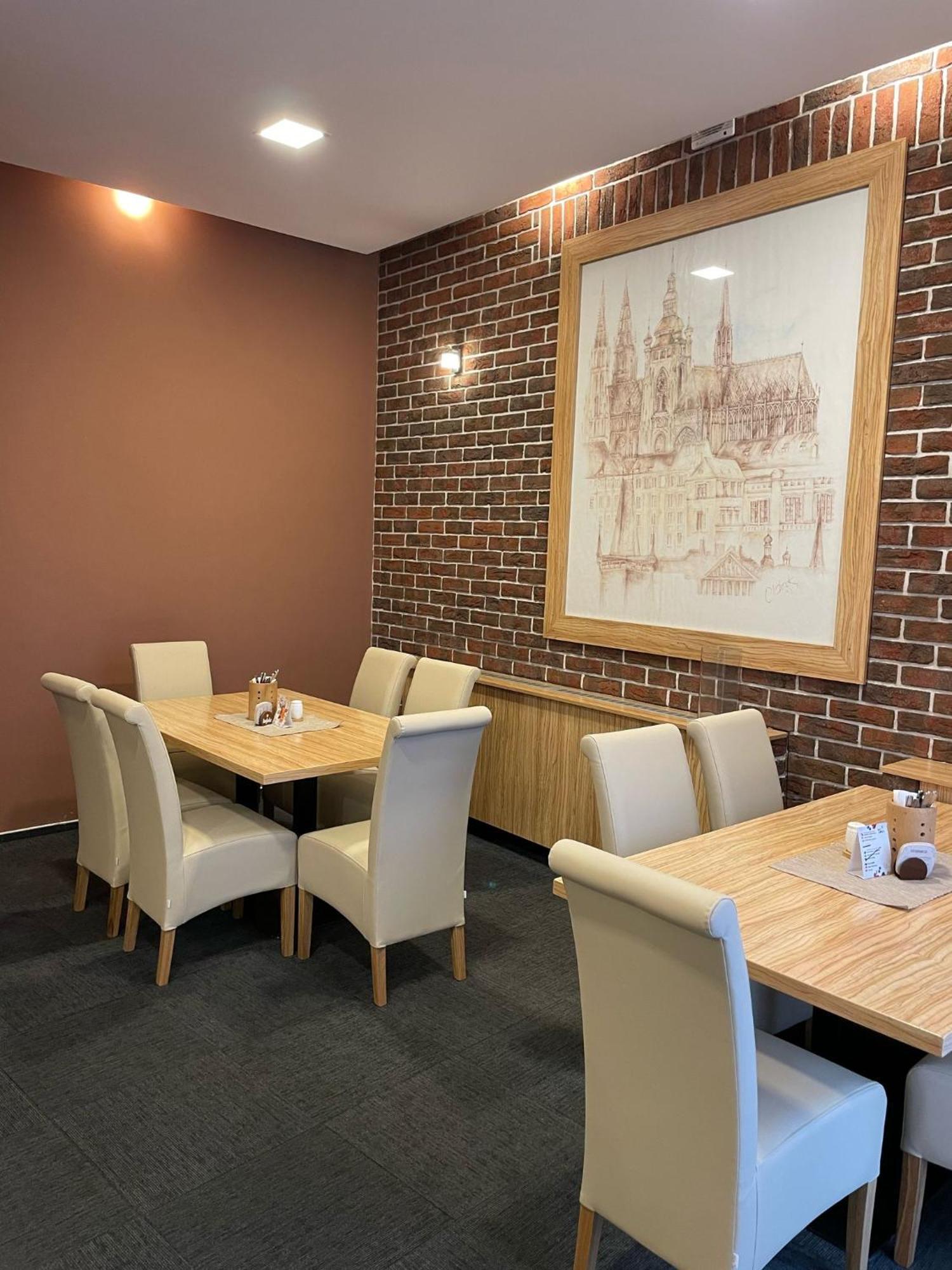 Hotel U Mesta Prahy Наход Экстерьер фото