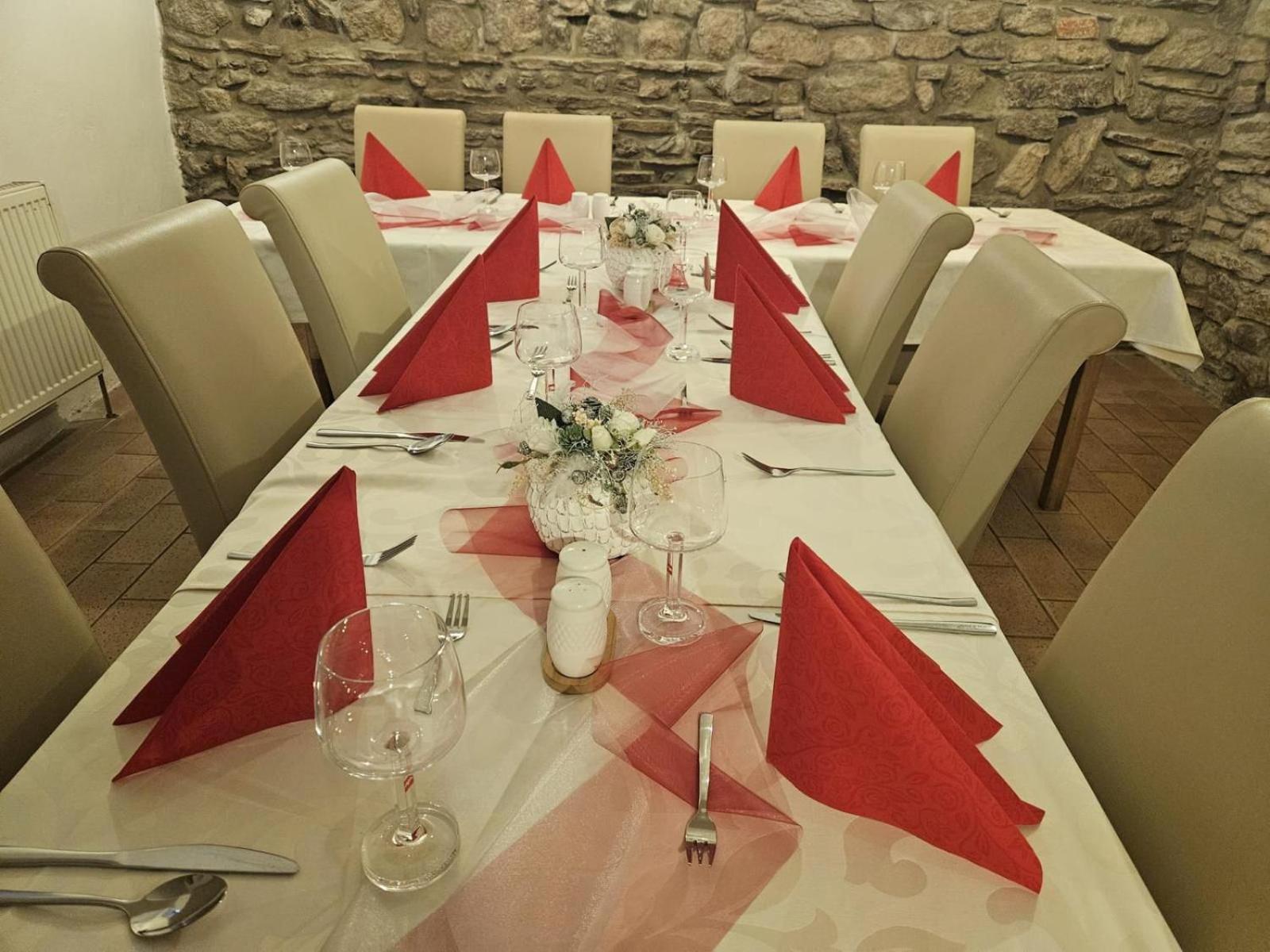 Hotel U Mesta Prahy Наход Экстерьер фото